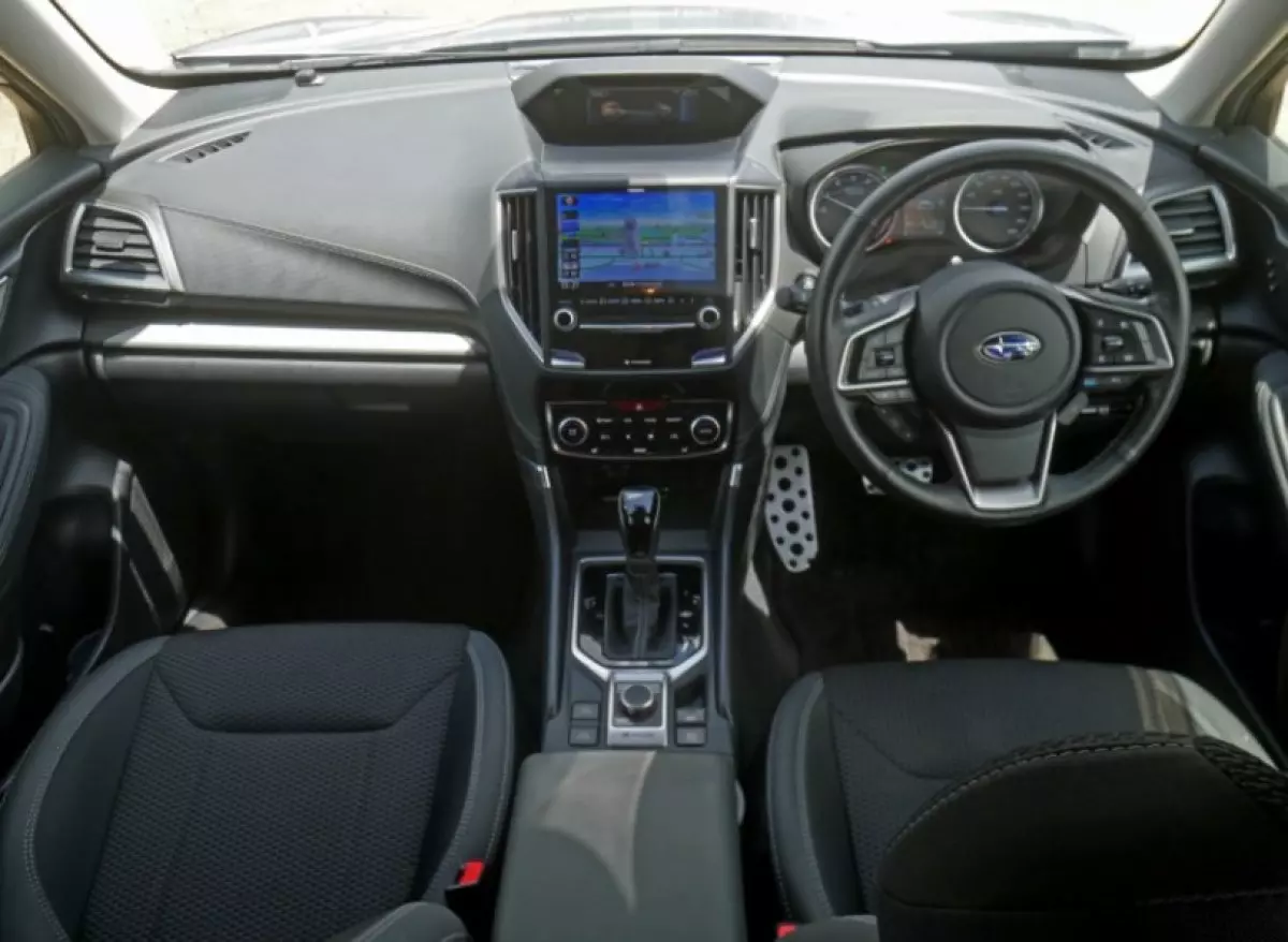 interiorFront