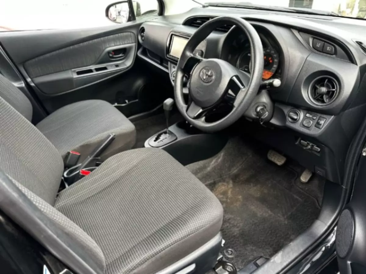 interiorFront