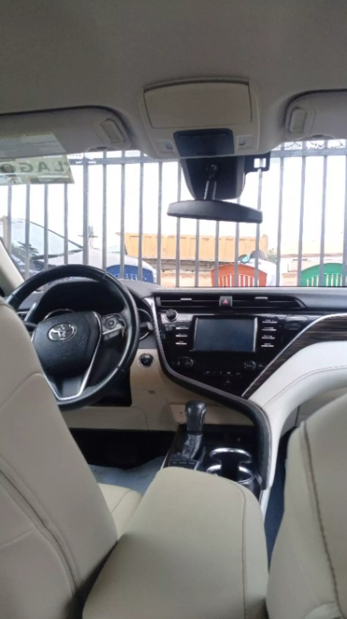 interiorFront