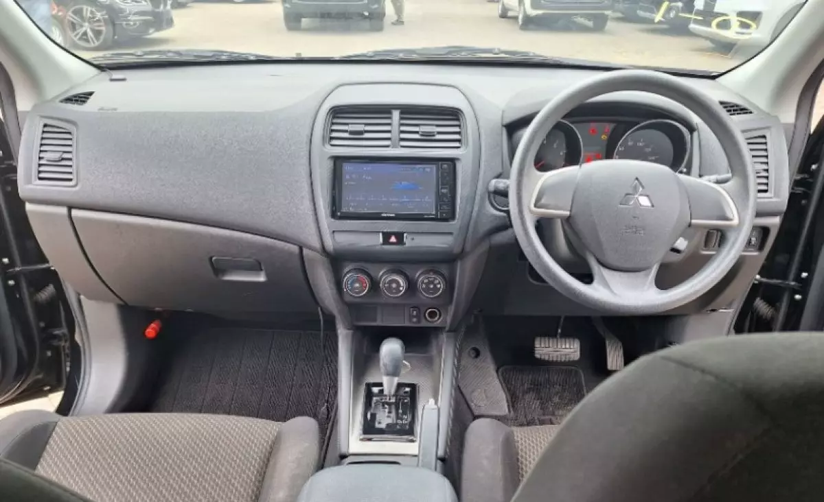 interiorFront