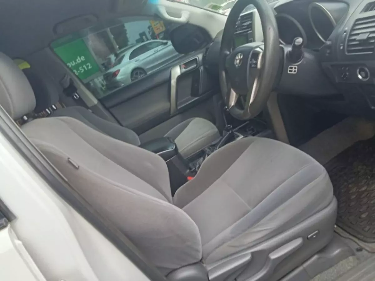 interiorFront