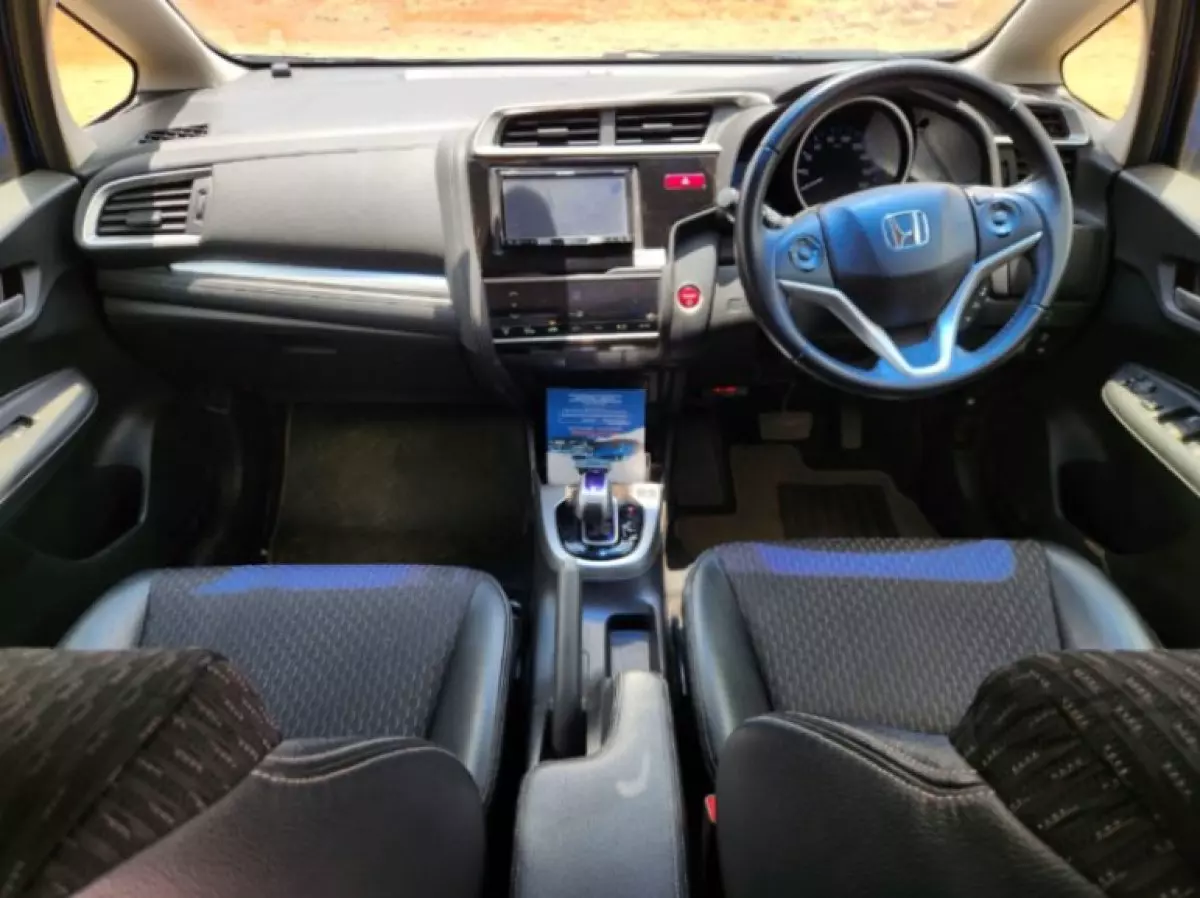interiorFront