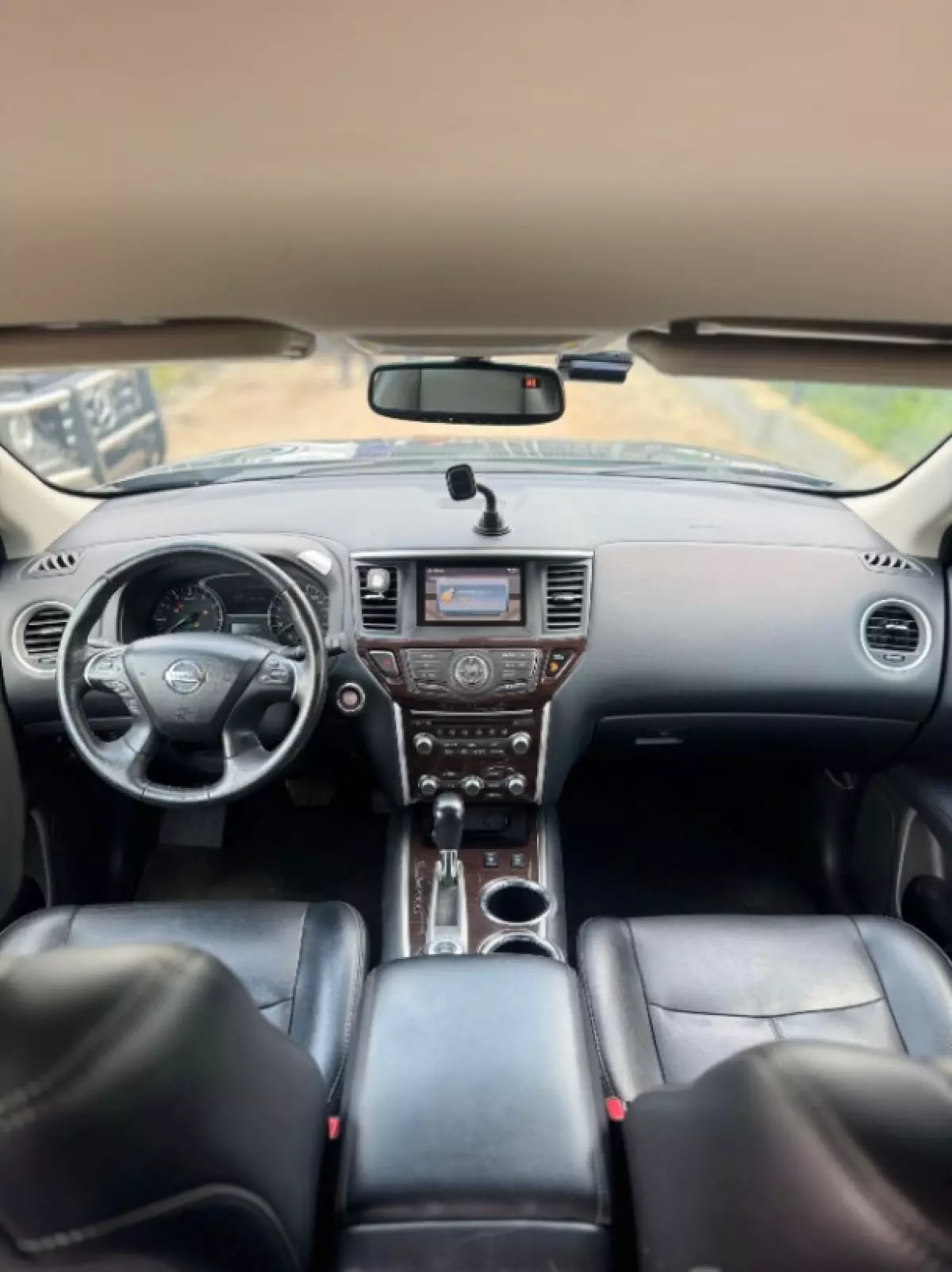 interiorFront