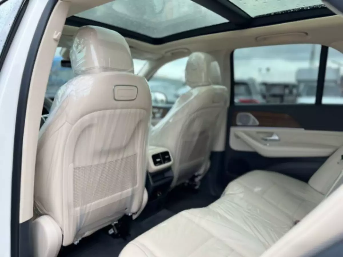 interiorBack
