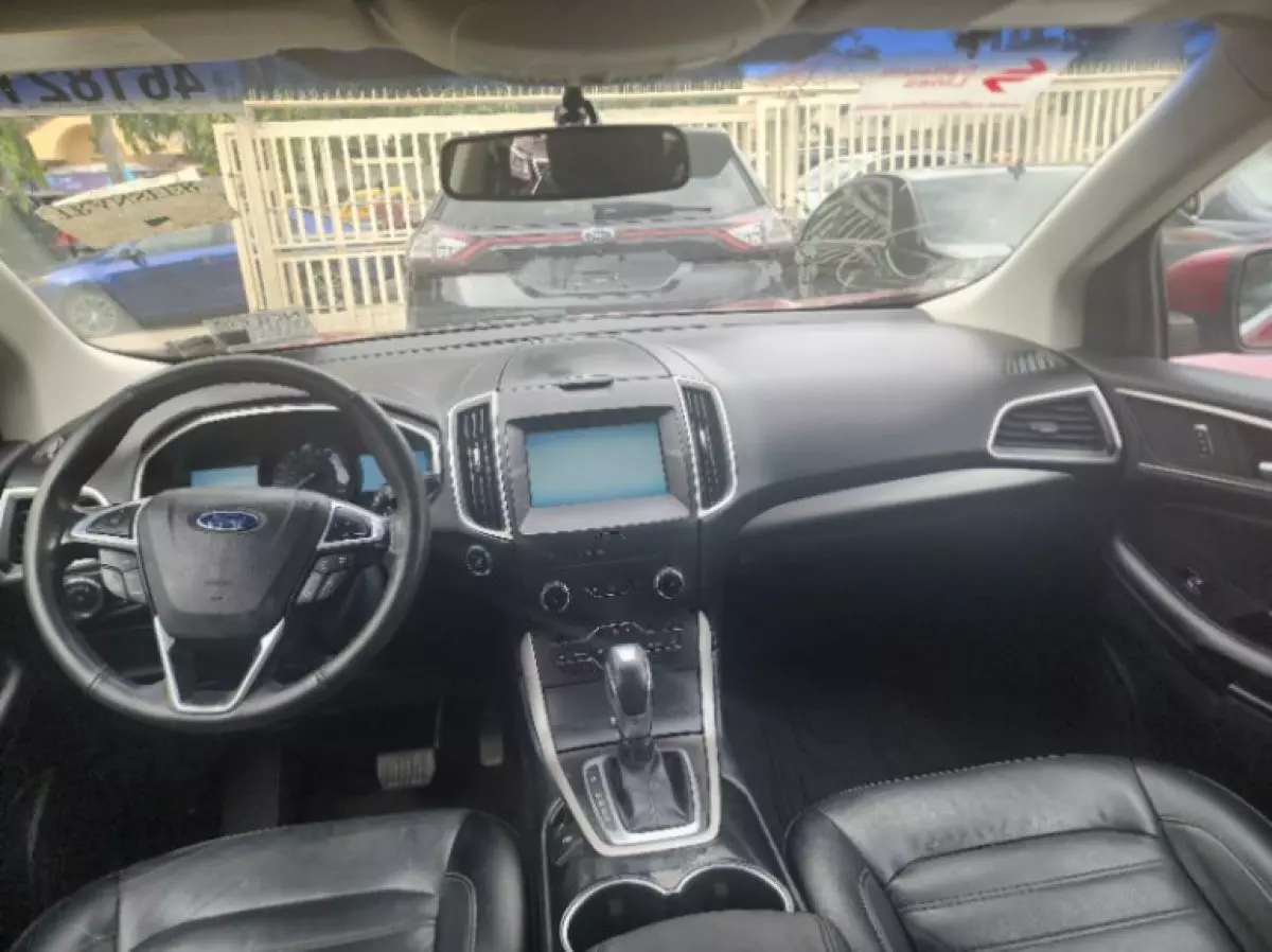 interiorFront