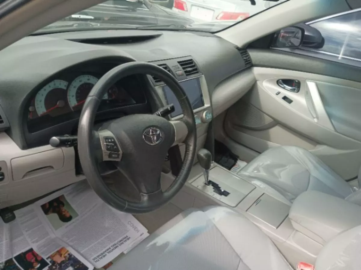 interiorFront