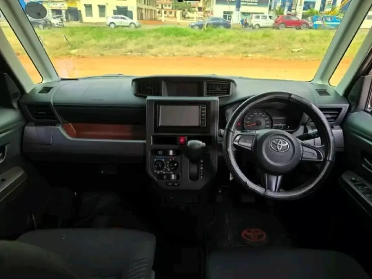 interiorFront
