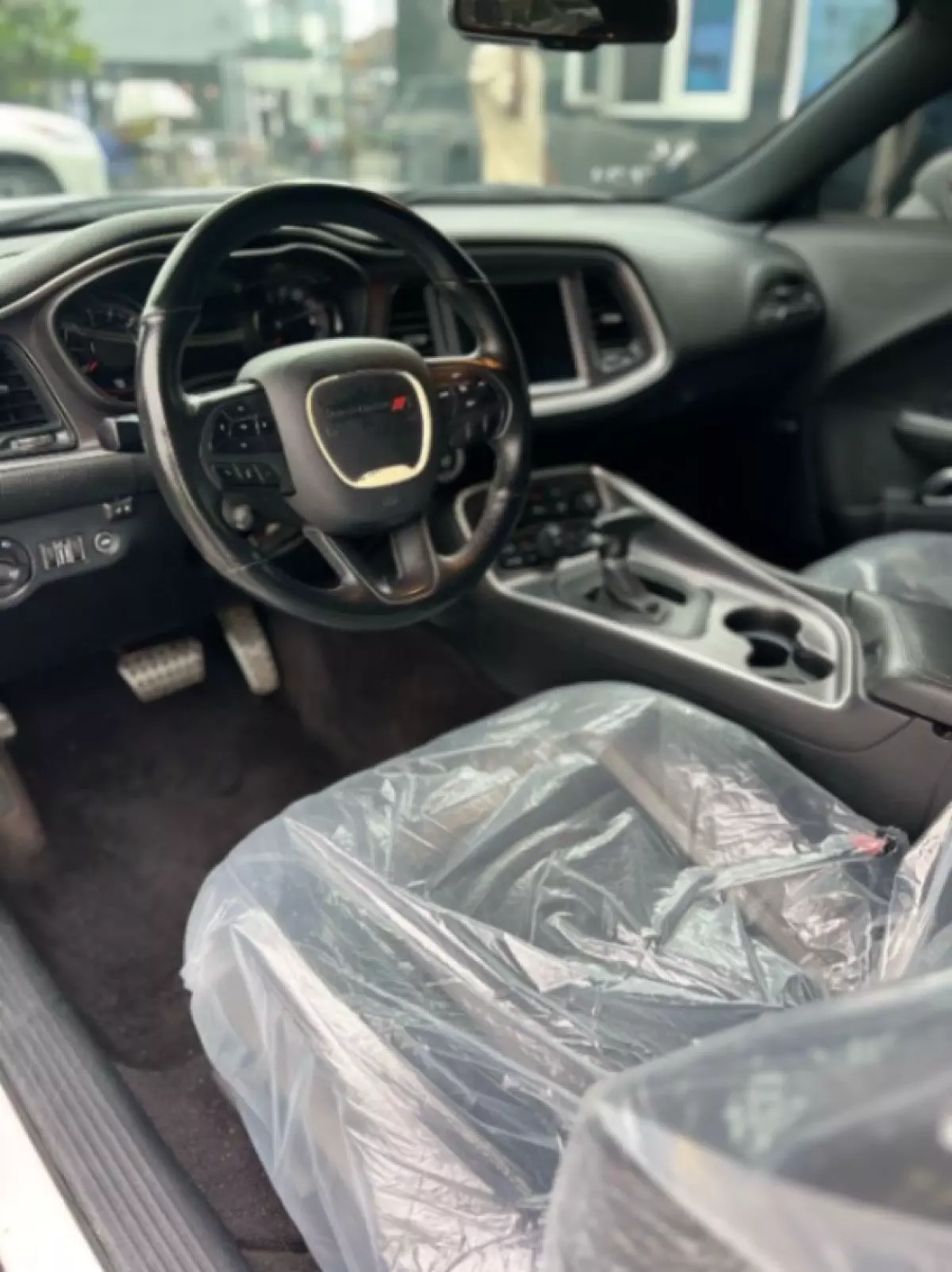 interiorFront