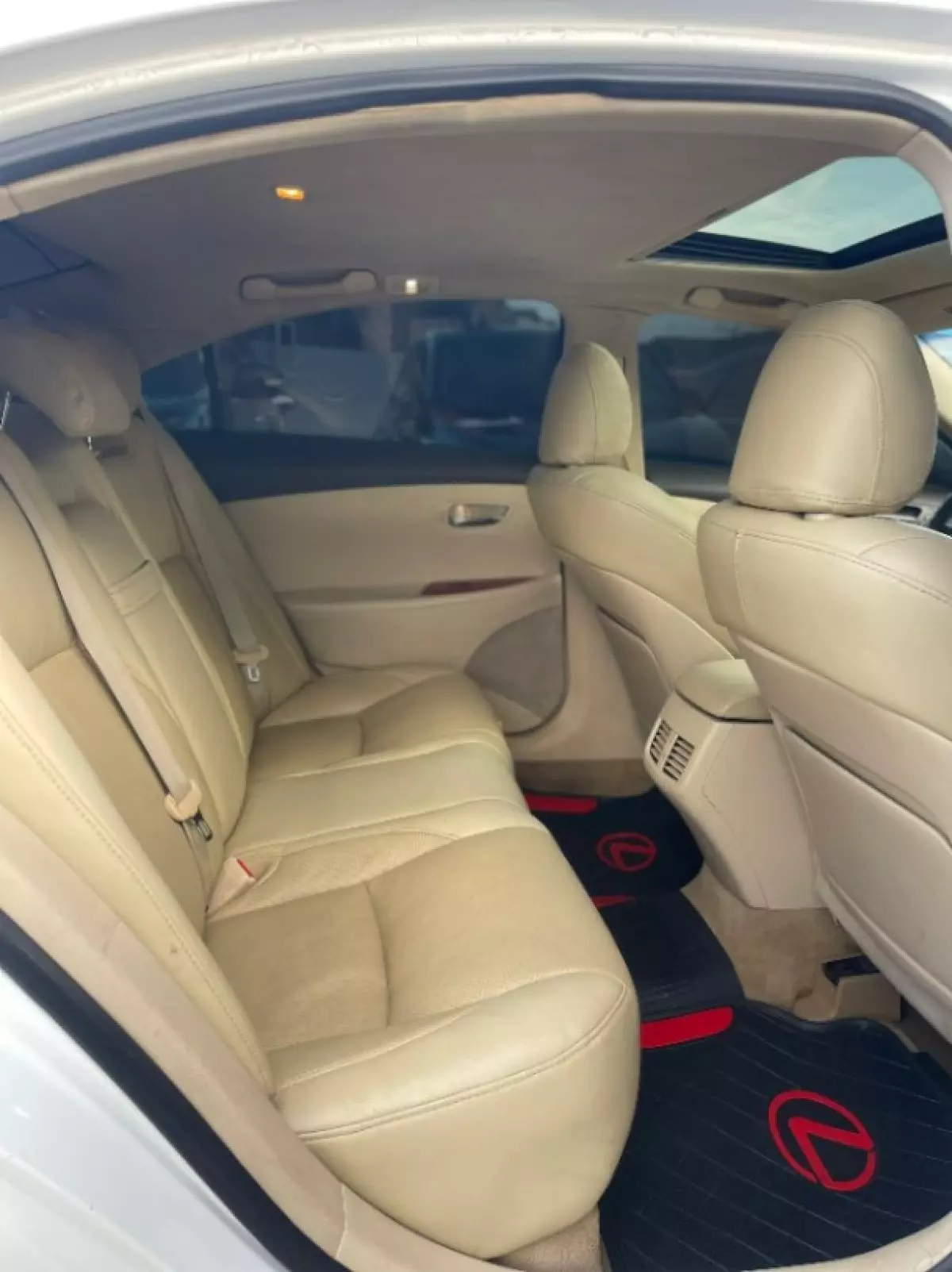 interiorBack