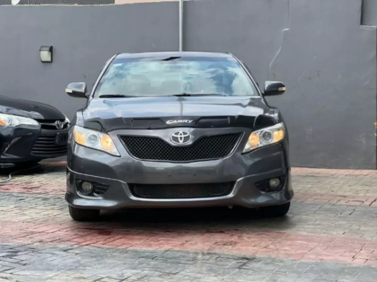 Toyota Camry - 2009