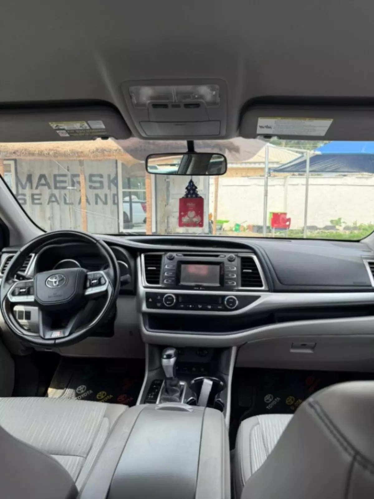 interiorBack