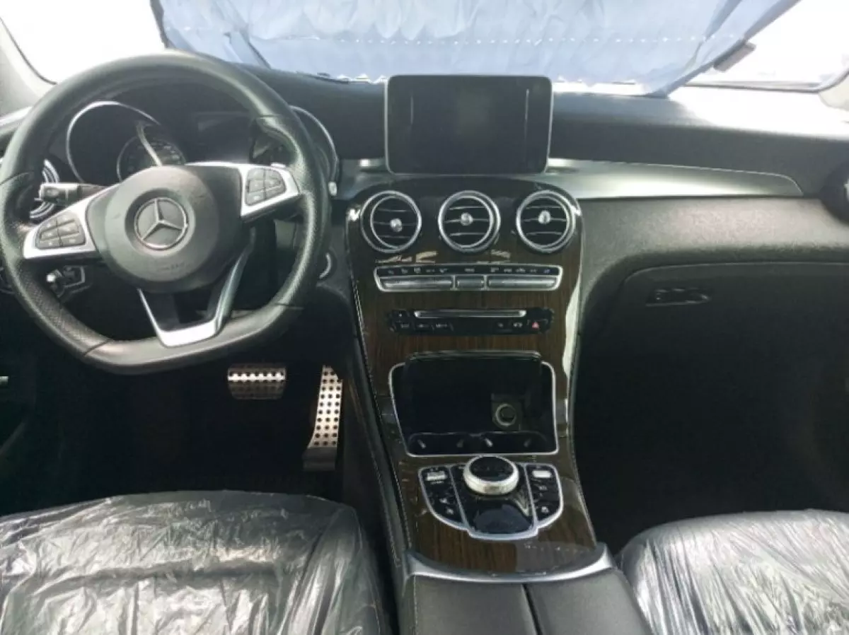 interiorFront
