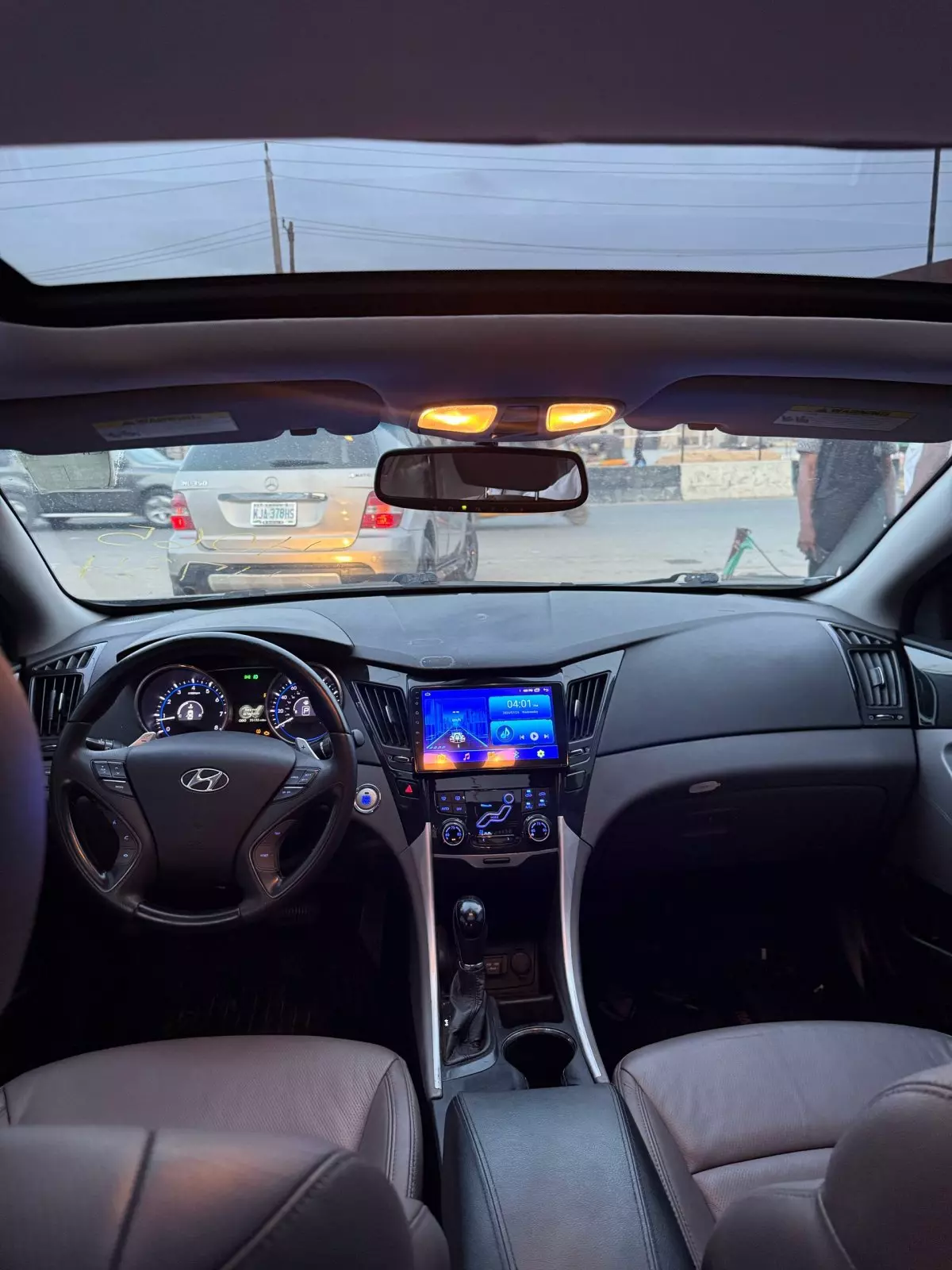 interiorFront