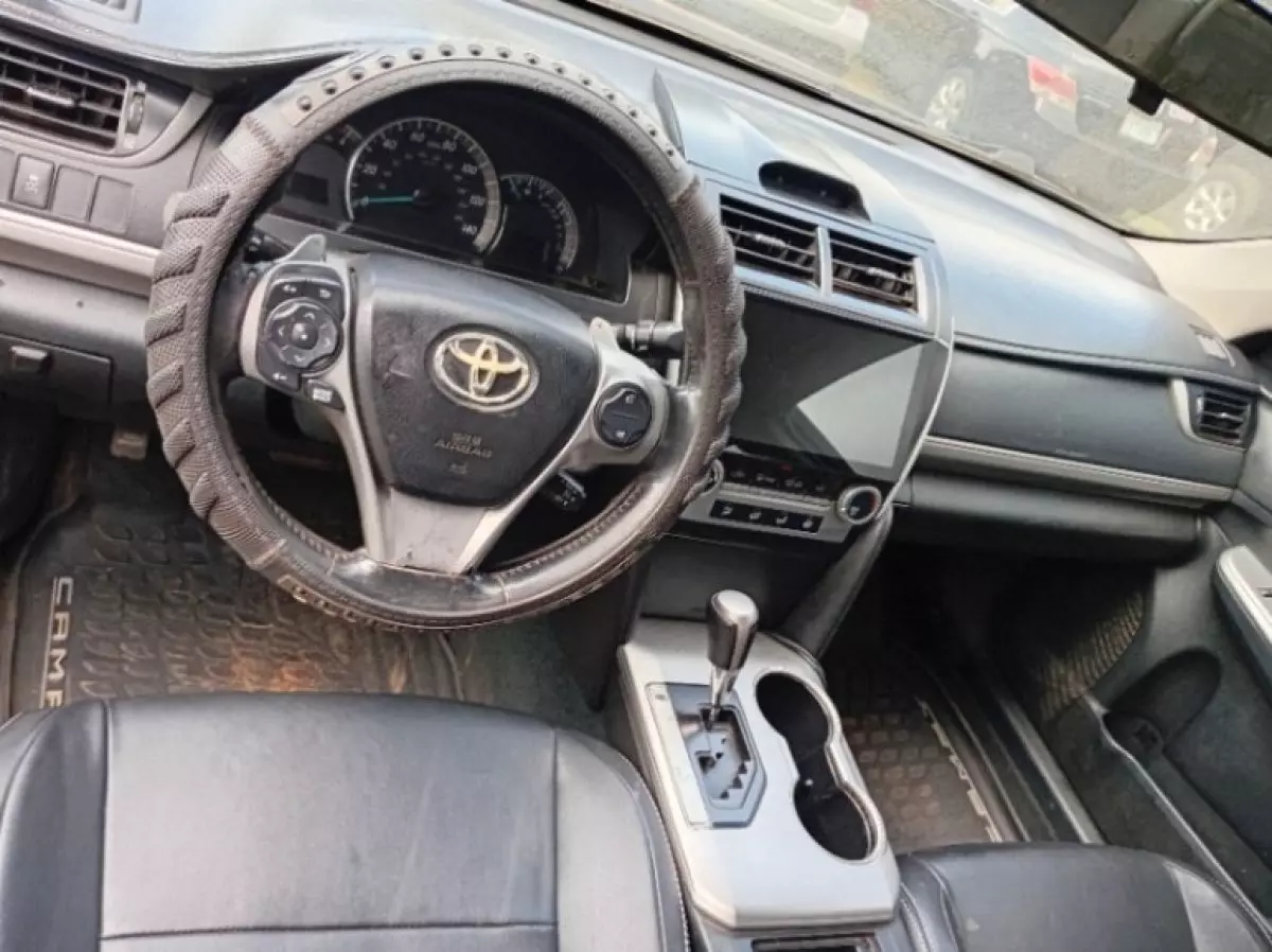 interiorFront