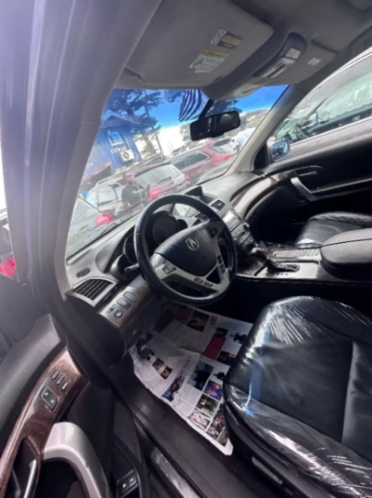 interiorFront