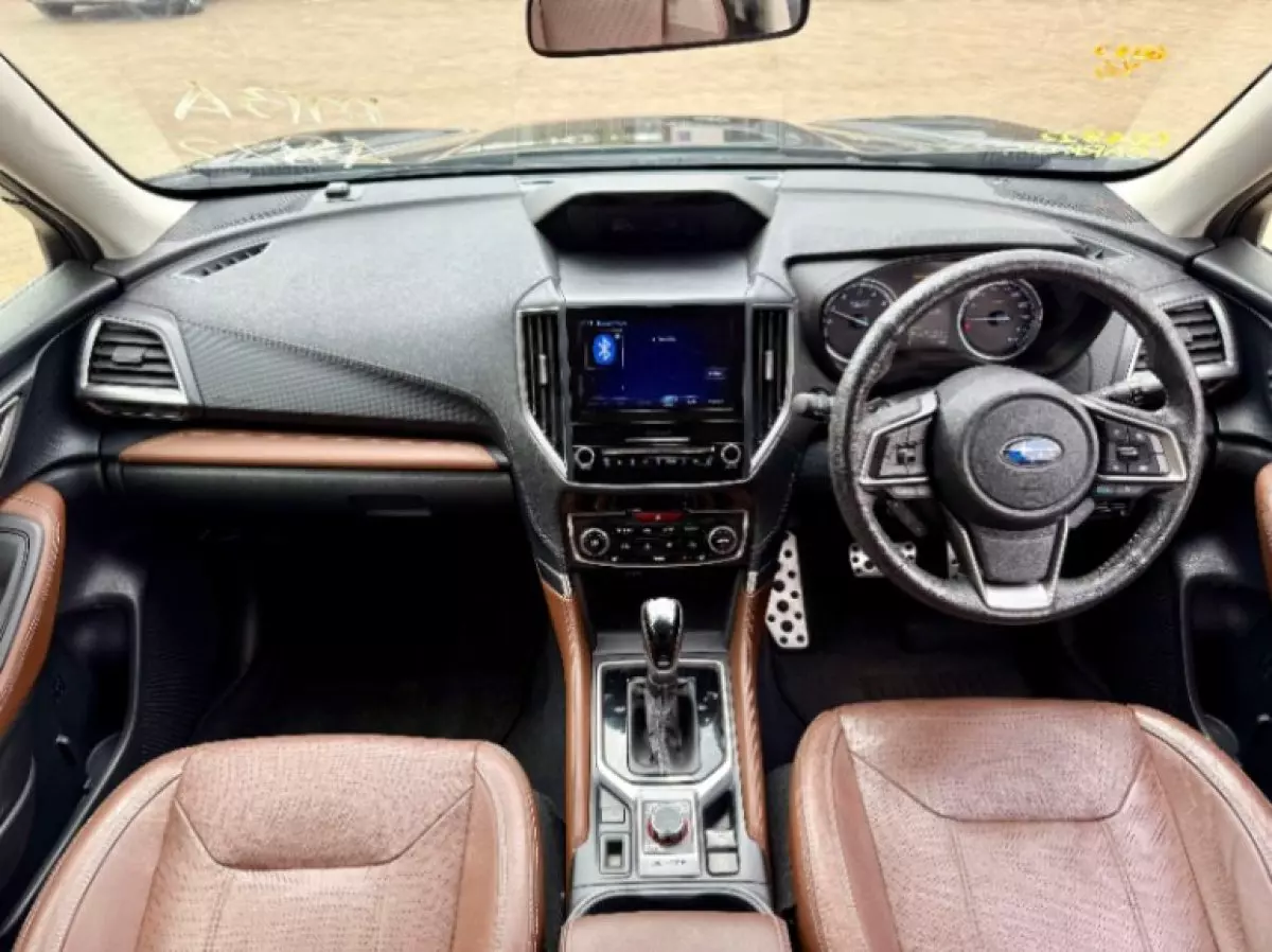 interiorFront