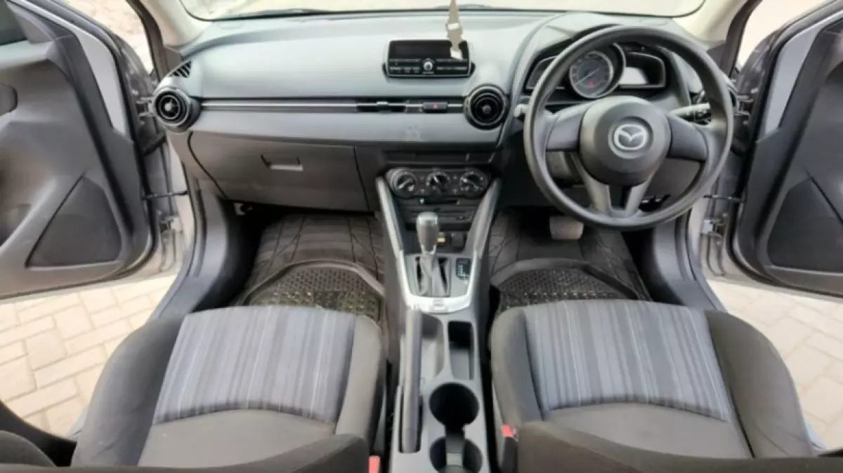 interiorFront