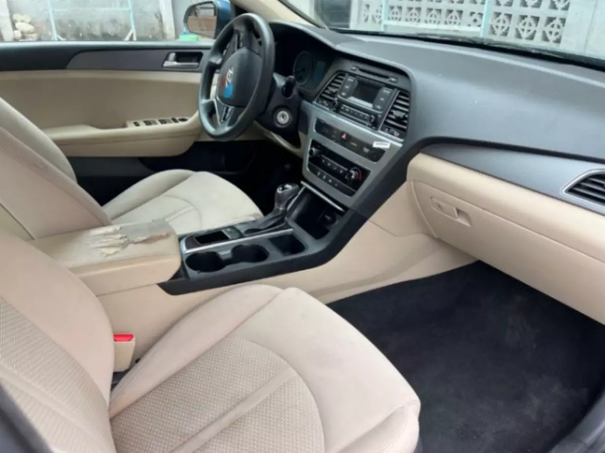 interiorFront
