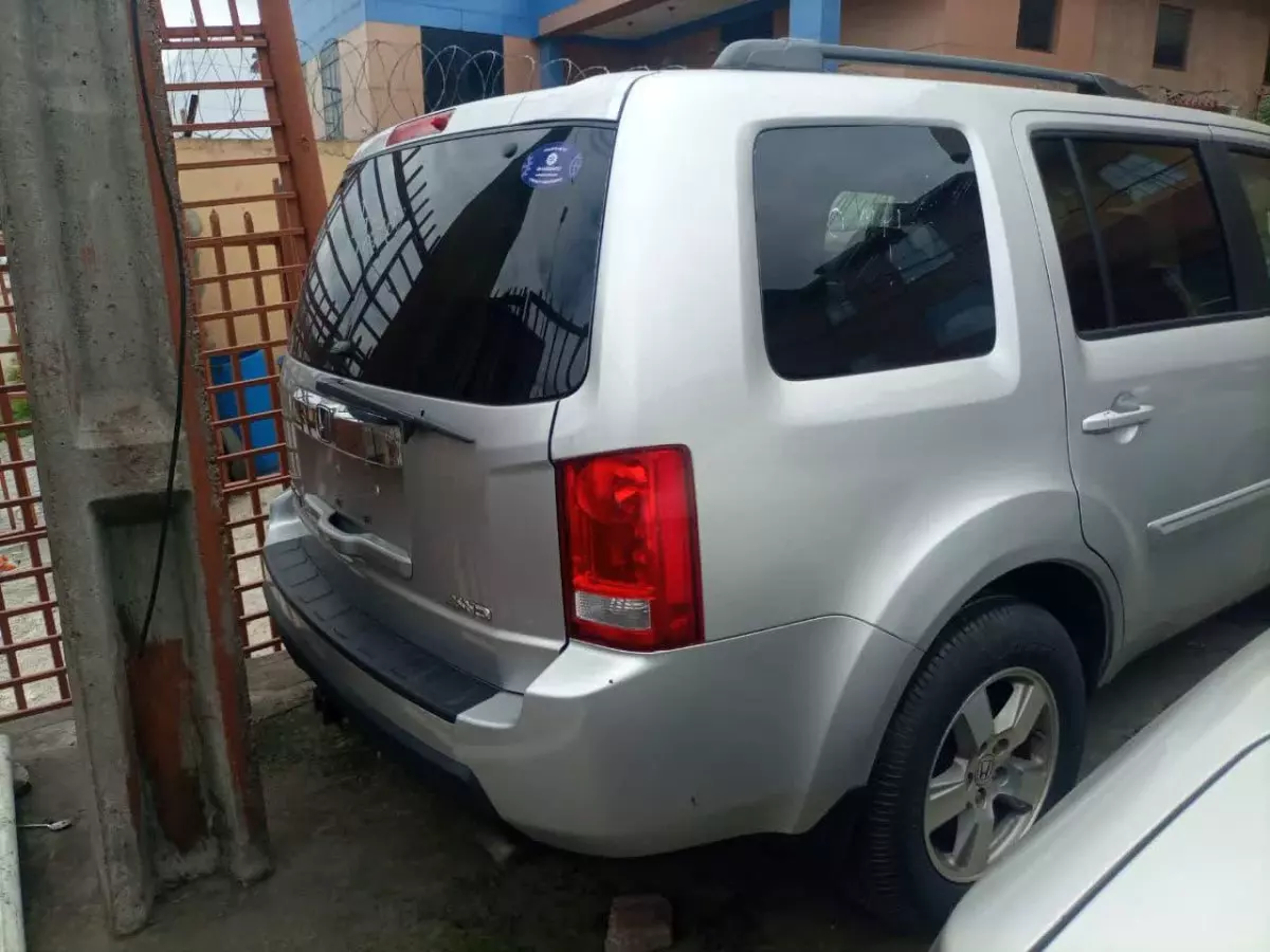 car Right Back