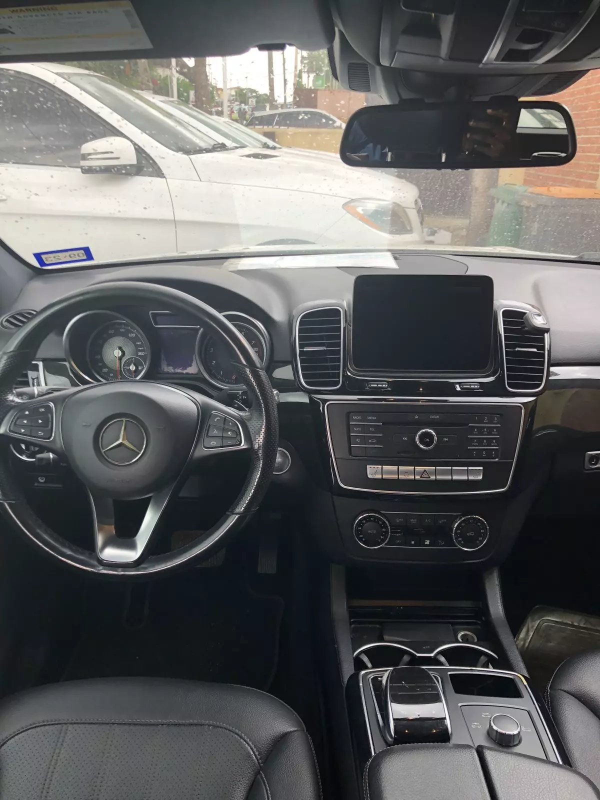 interiorFront