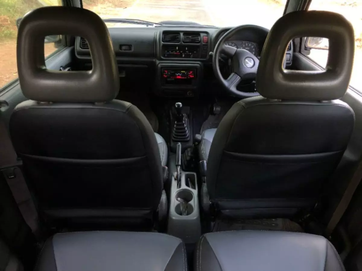 interiorFront