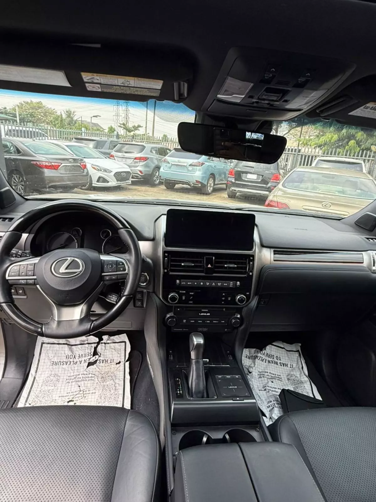 interiorFront