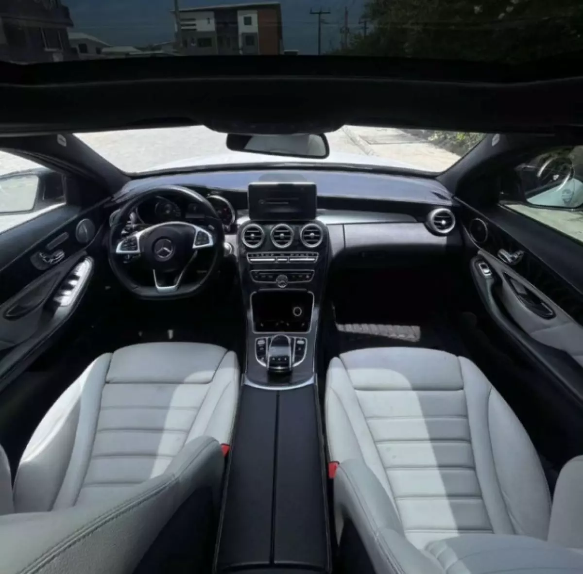 interiorFront