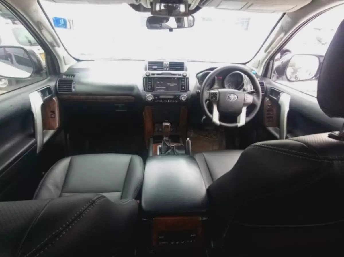 interiorFront