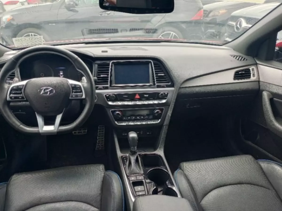 interiorFront