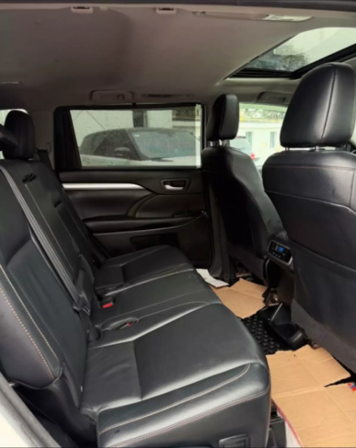 interiorBack
