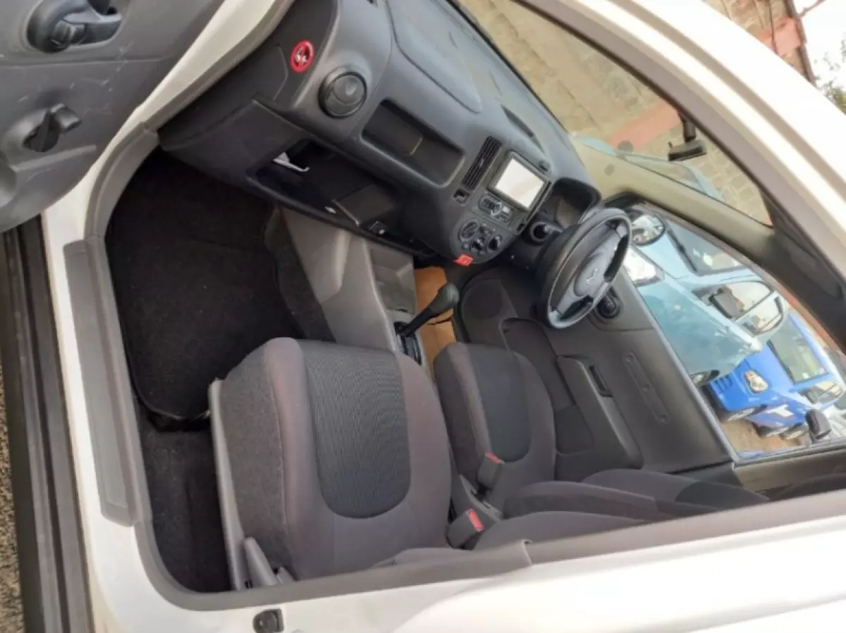 interiorBack