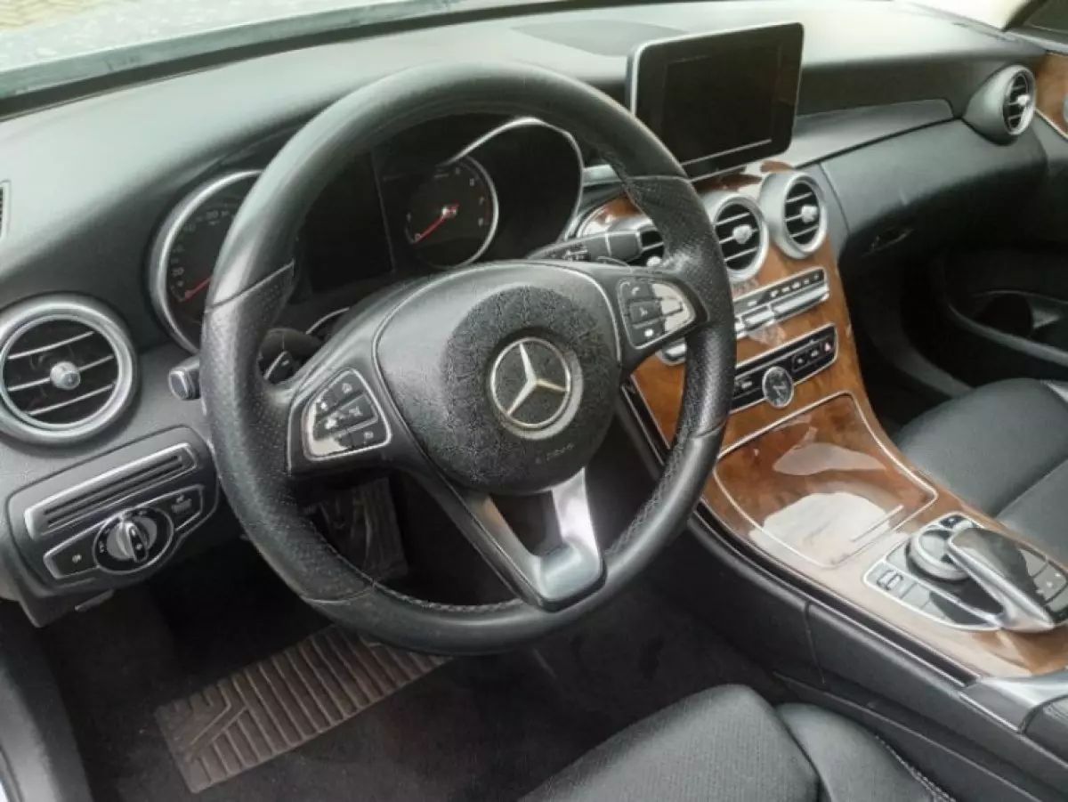 interiorFront