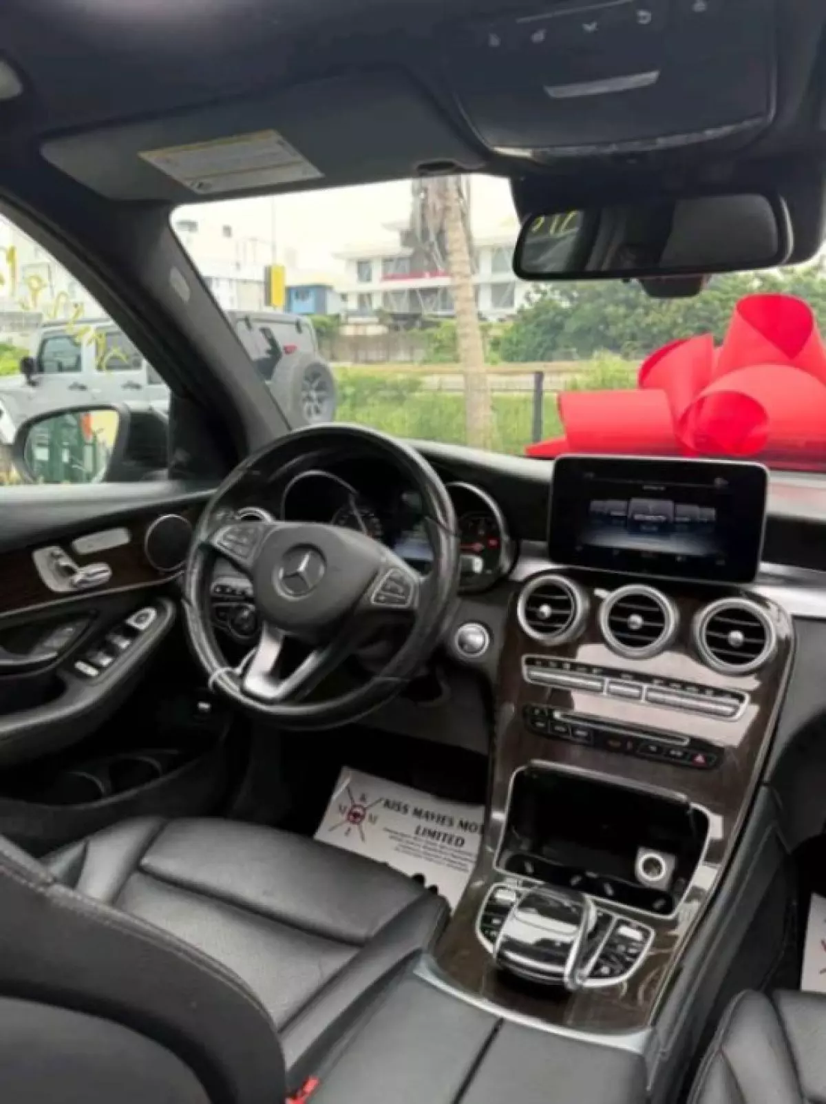 interiorFront