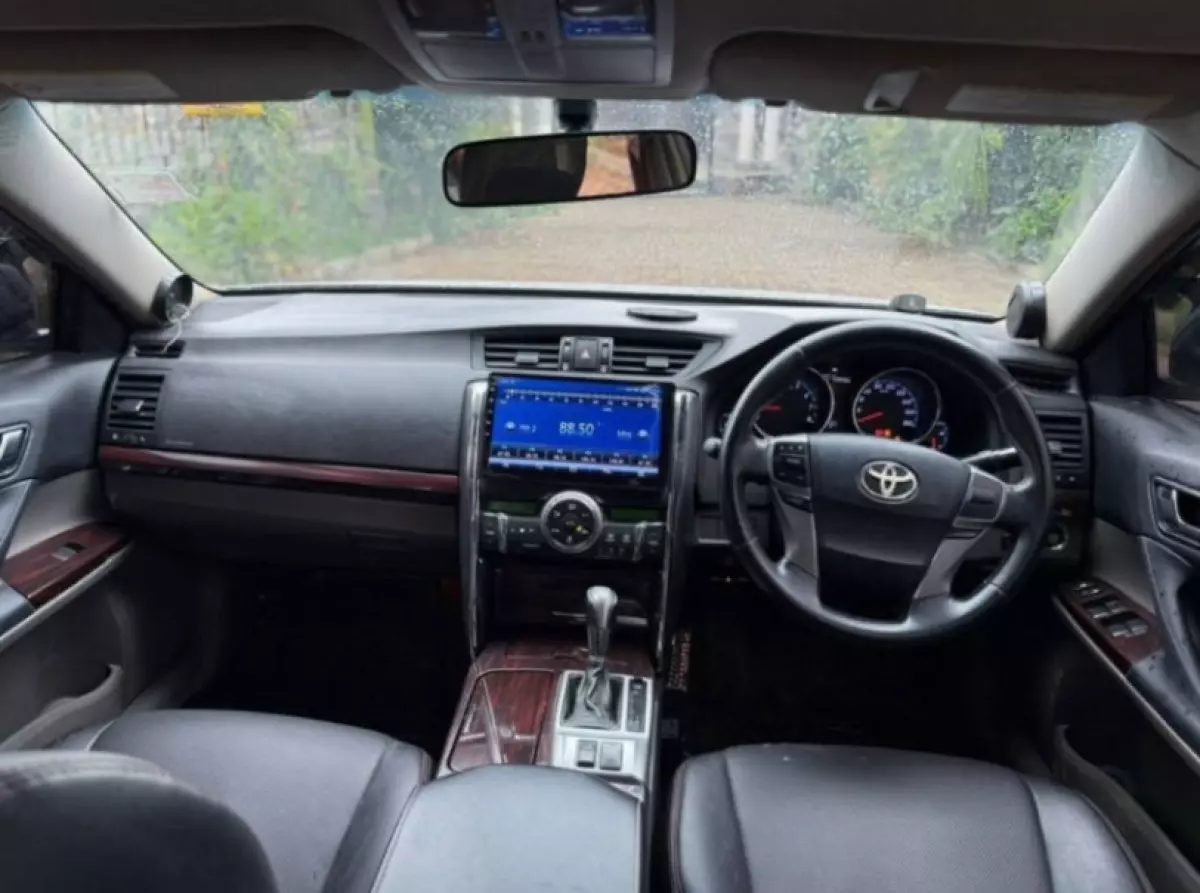 interiorFront