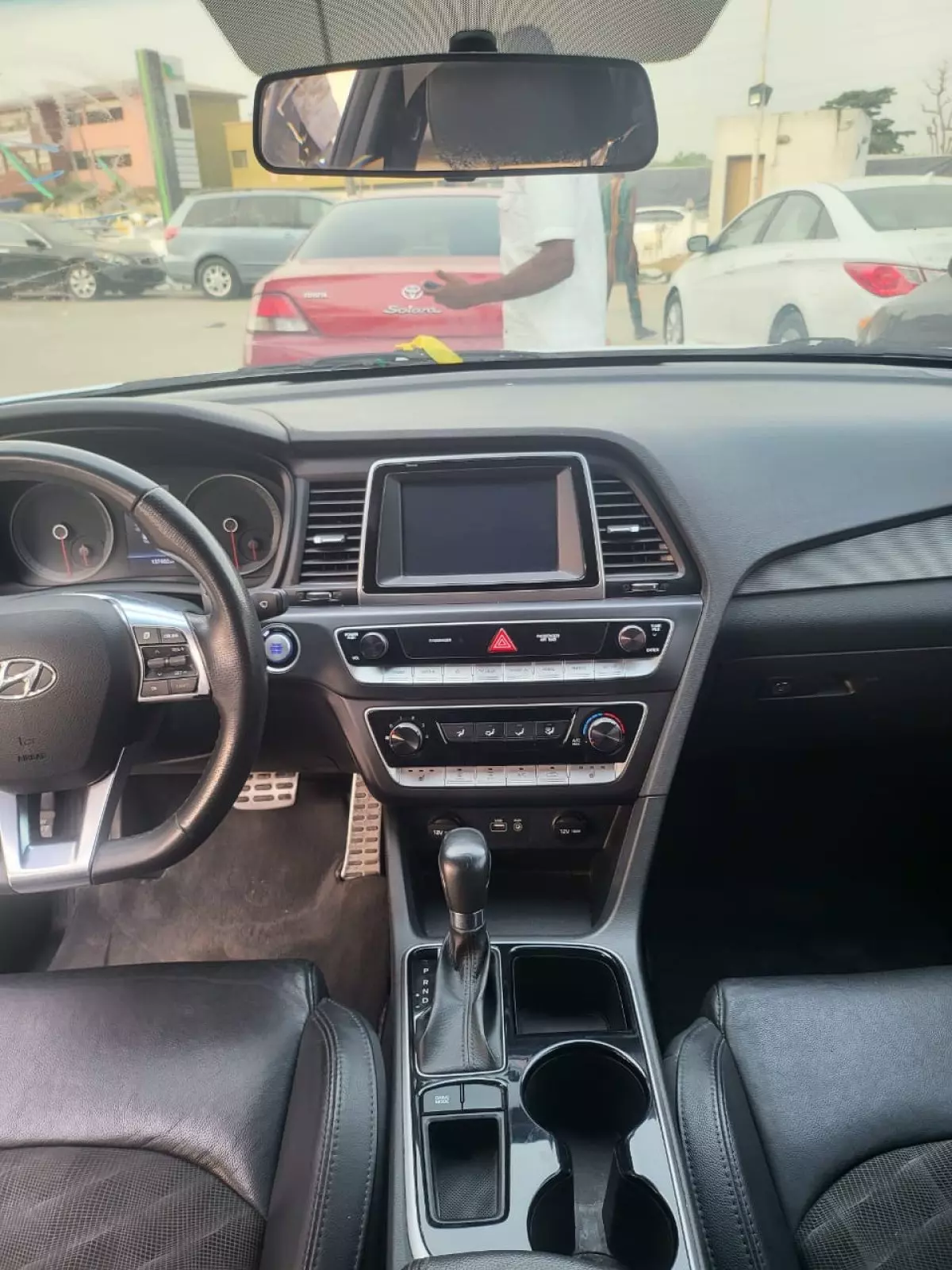 interiorFront