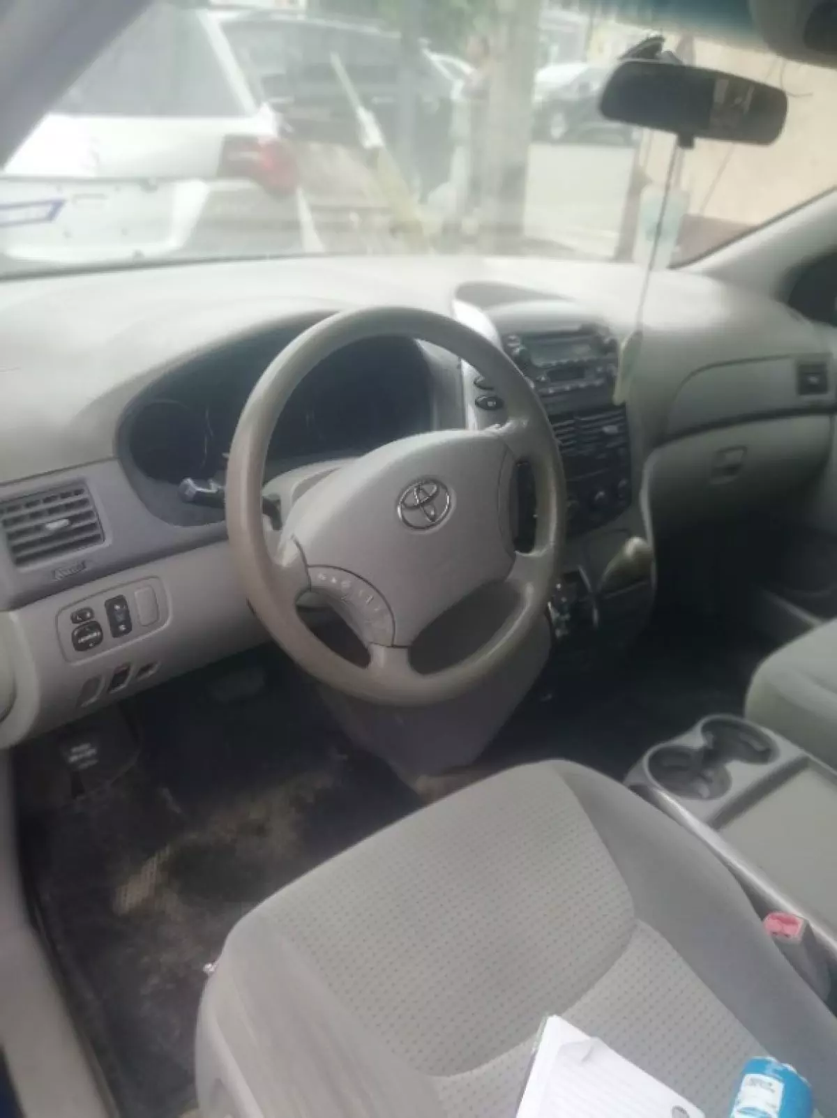 interiorFront