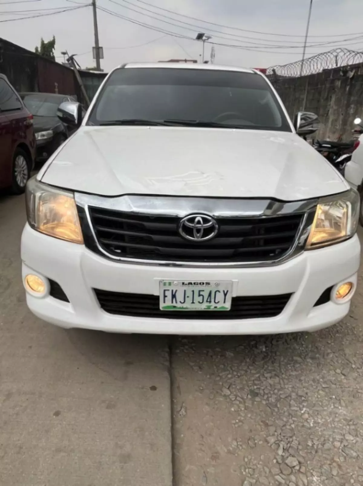 Toyota Hilux   - 2010