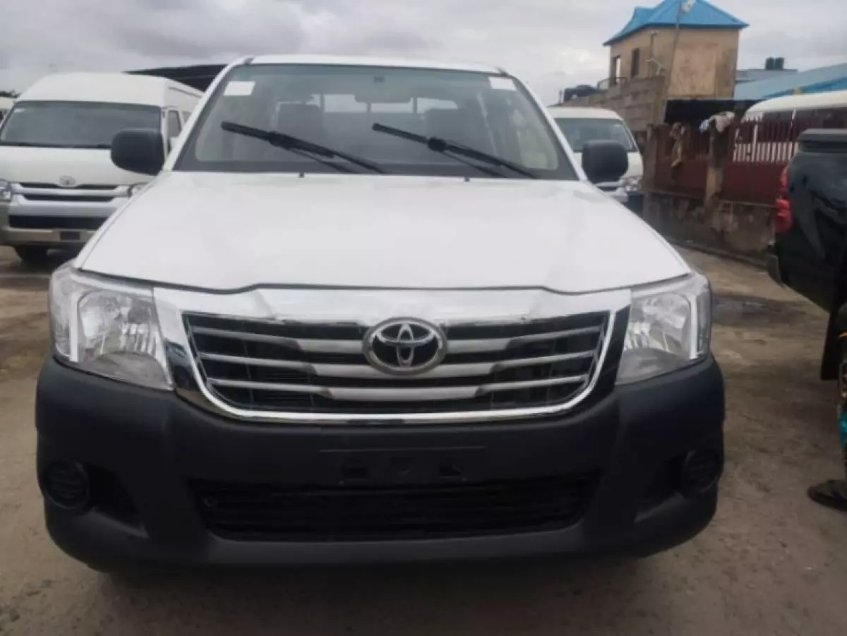 Toyota Hilux - 2012