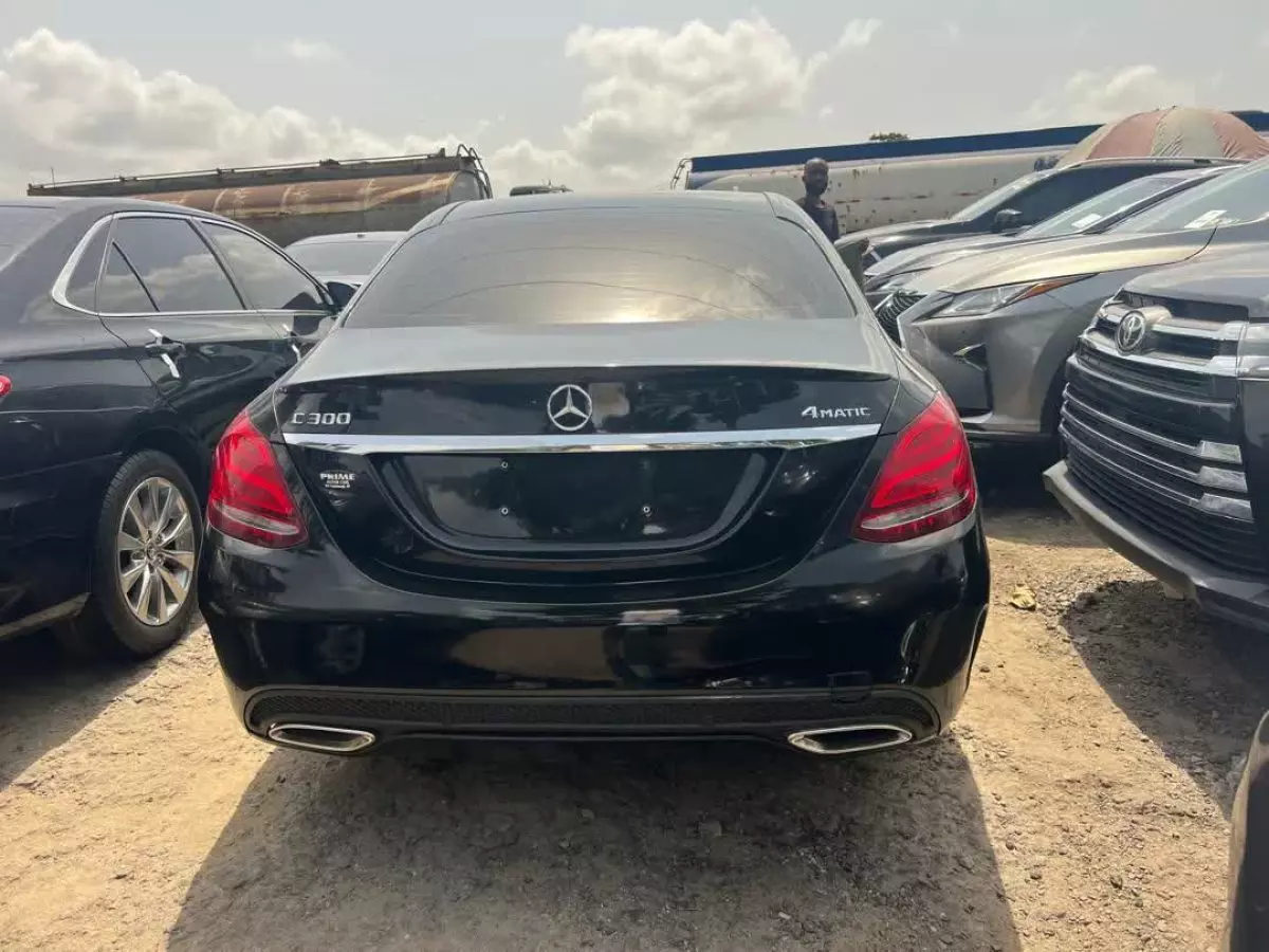 car Right Back