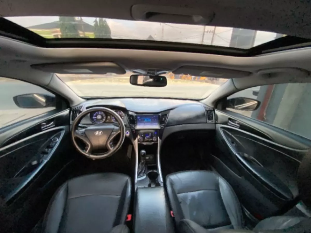 interiorFront