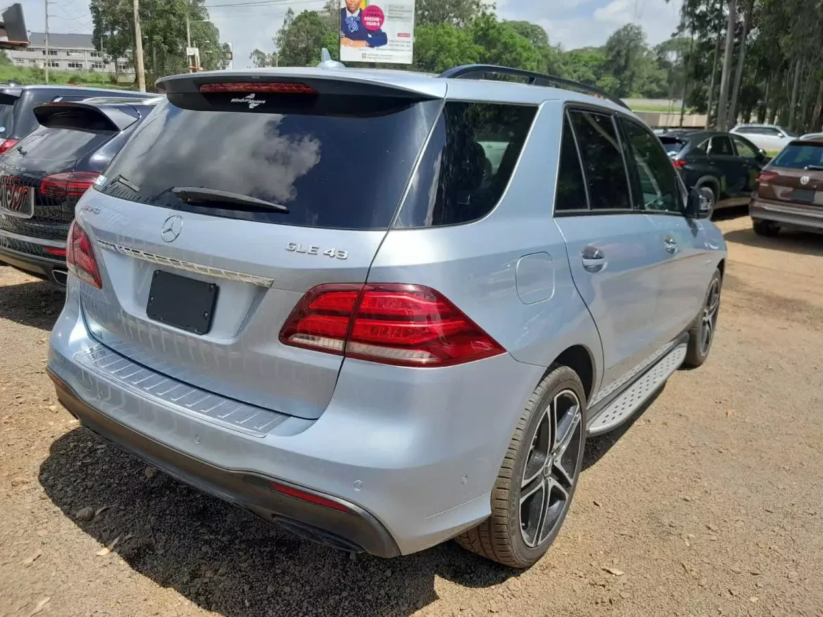 car Right Back