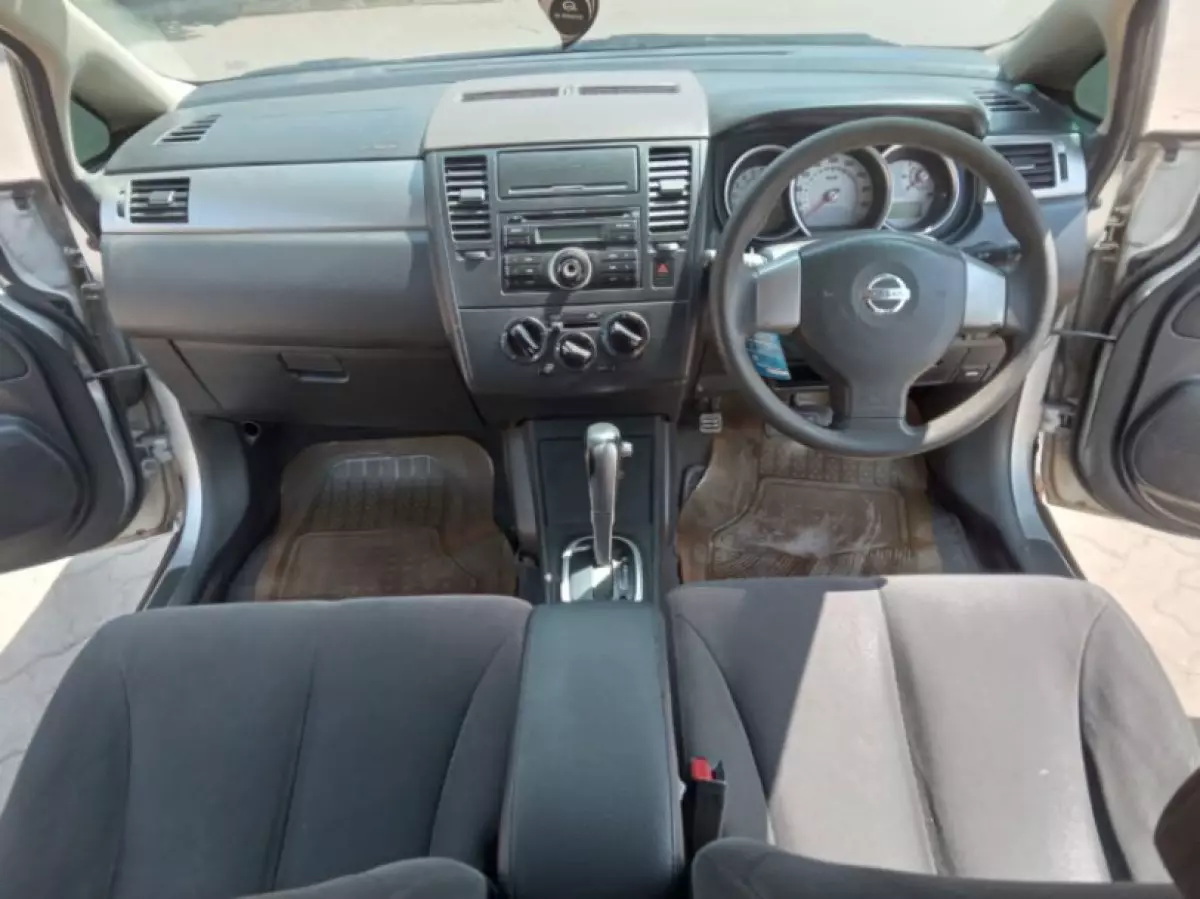 interiorFront