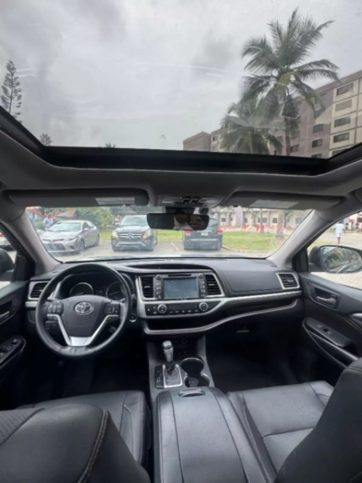 interiorFront