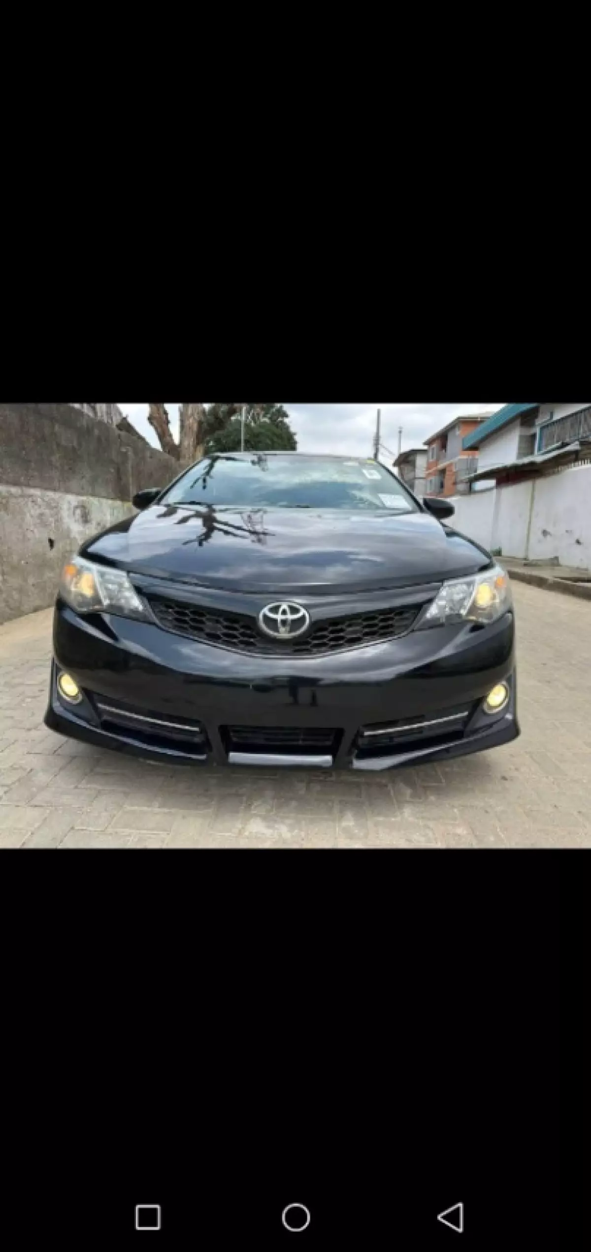 Toyota Camry - 2012