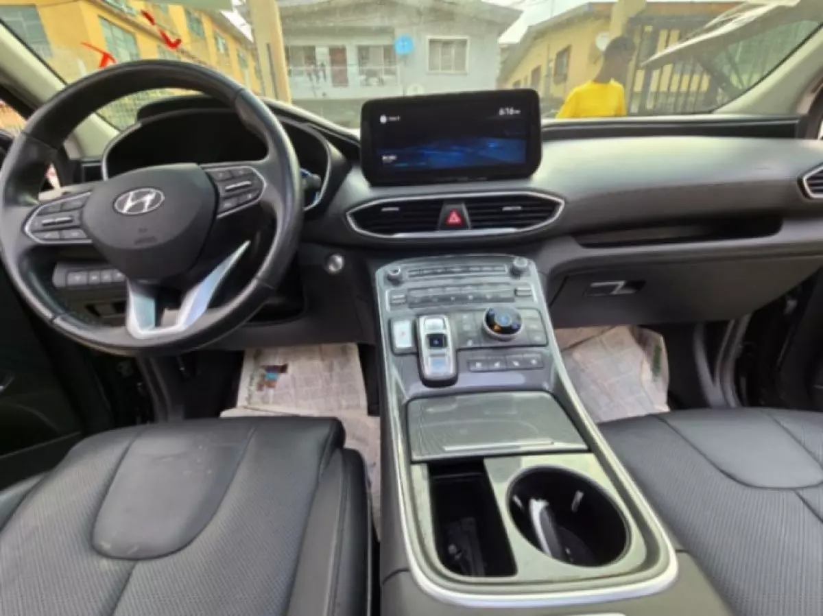 interiorFront