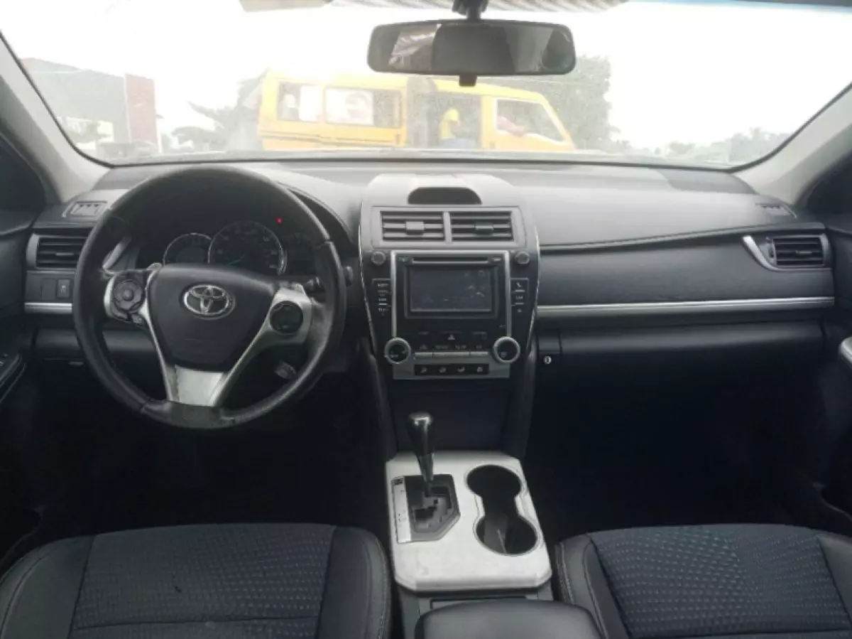 interiorFront