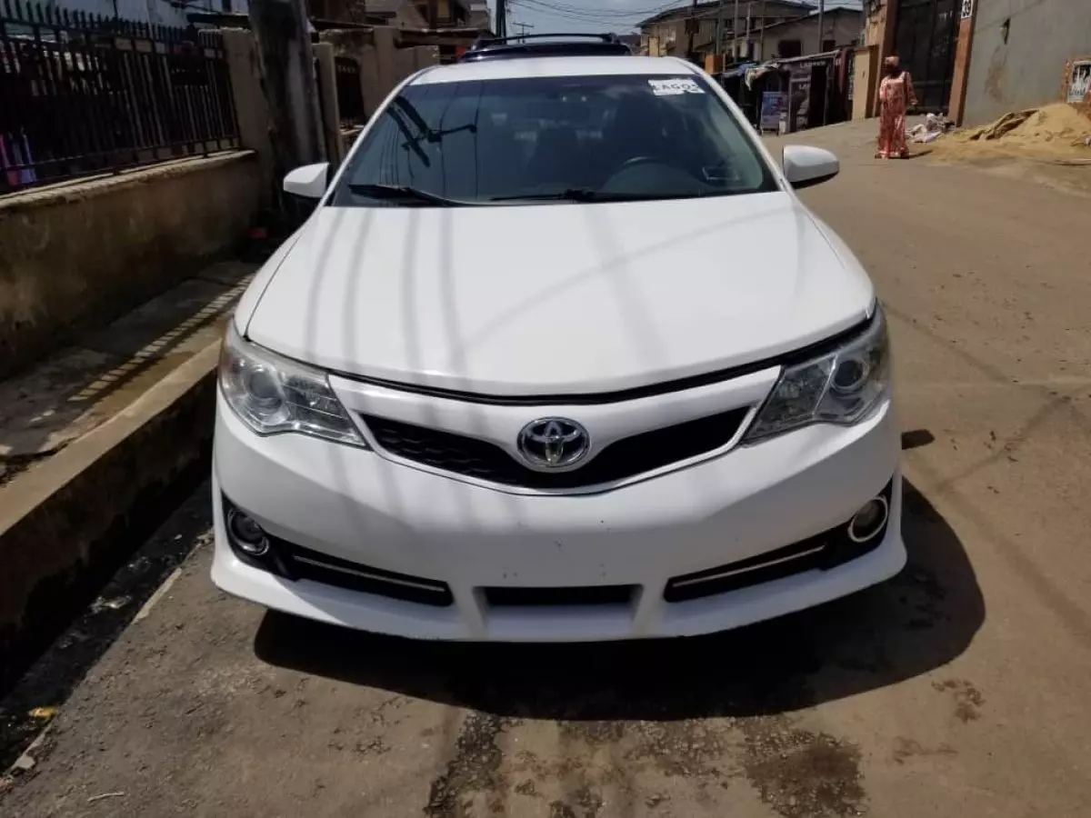 Toyota Camry - 2014