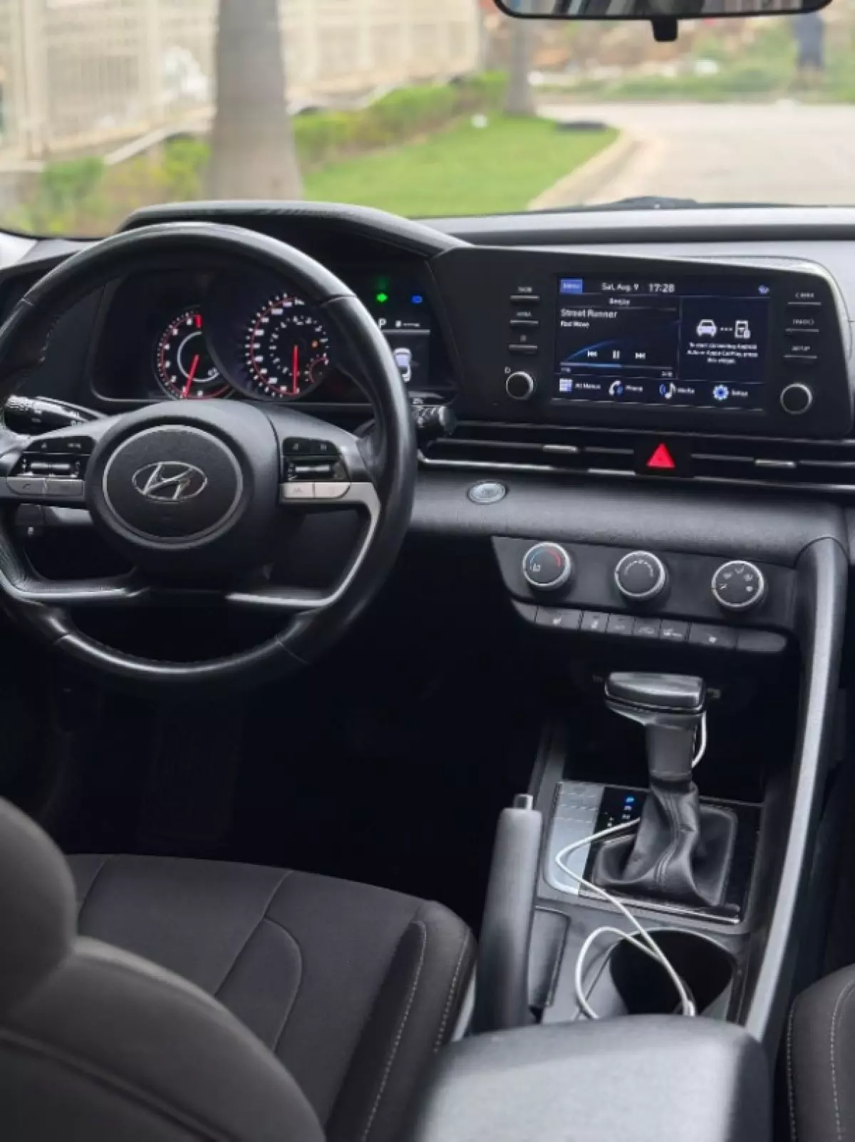 interiorFront