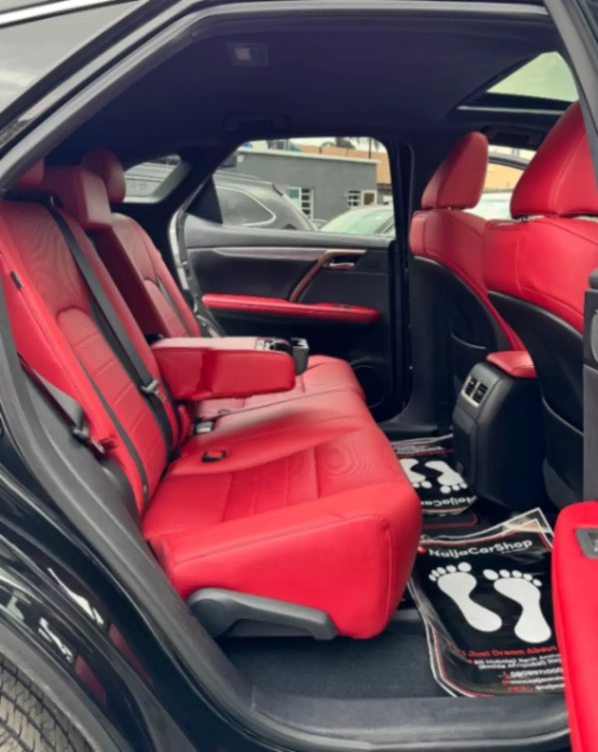 interiorBack
