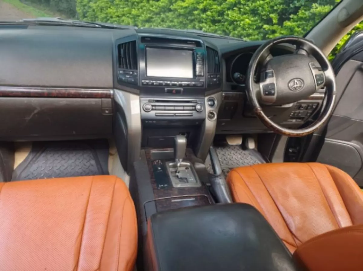 interiorFront